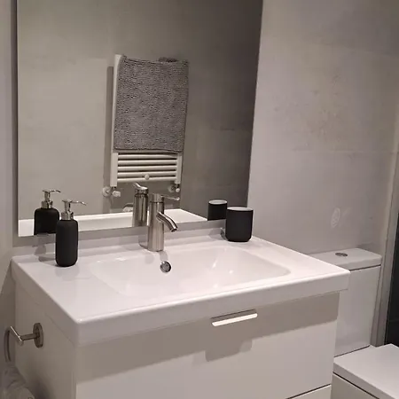 Sg Apartamentos, Silio 4b At 47-79 Apartman *