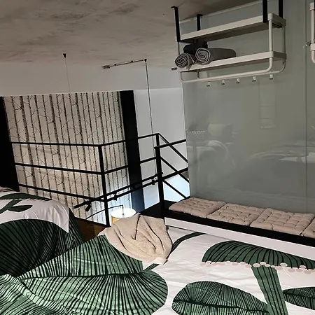 Sg Apartamentos, Silio 4b At 47-79 Apartman